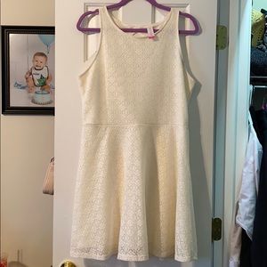 Juniors No Boundries Dress Size 15-17 White